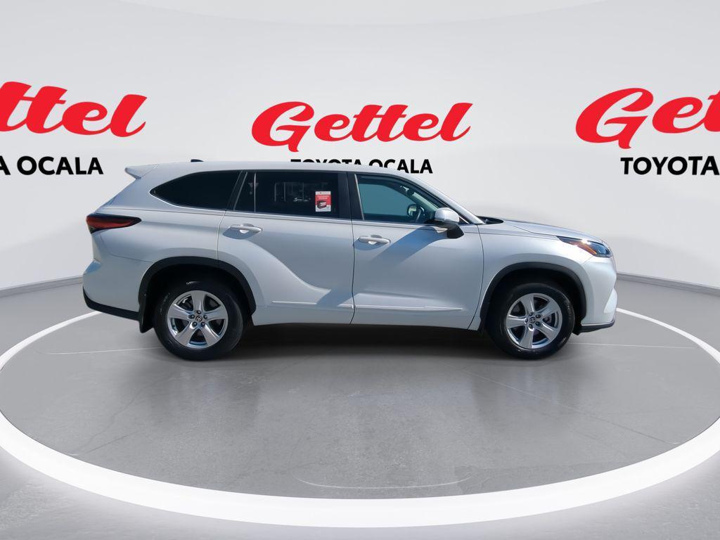 used 2023 Toyota Highlander car, priced at $30,982
