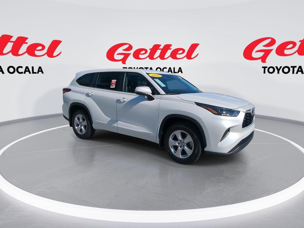 used 2023 Toyota Highlander car, priced at $30,982