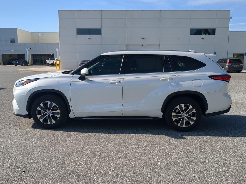 used 2021 Toyota Highlander car, priced at $29,882
