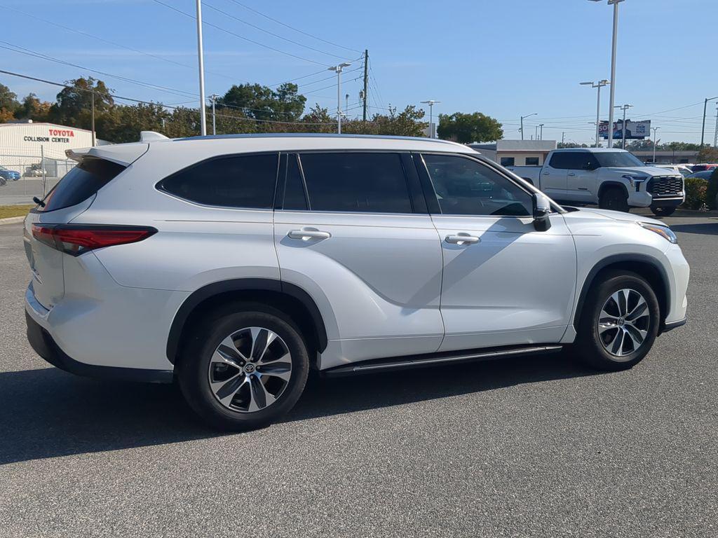 used 2021 Toyota Highlander car, priced at $29,882