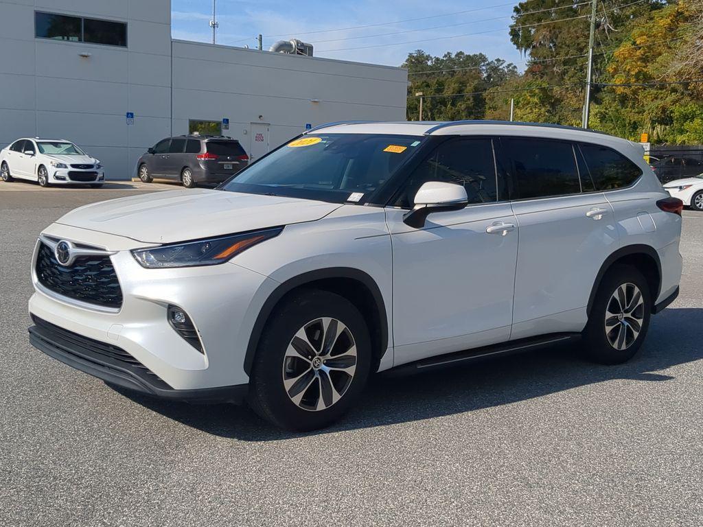 used 2021 Toyota Highlander car, priced at $29,882