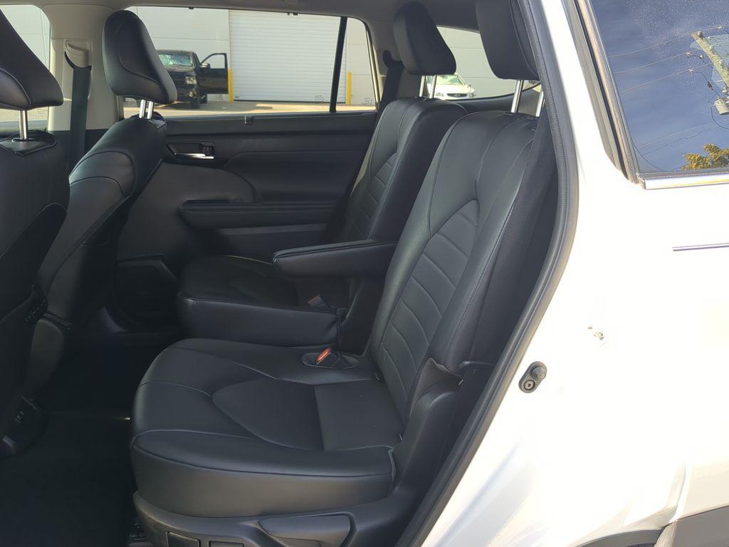 used 2021 Toyota Highlander car, priced at $29,882