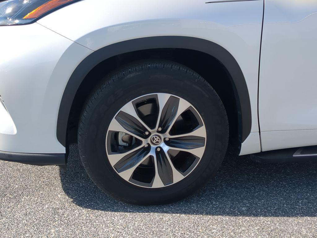 used 2021 Toyota Highlander car, priced at $29,882