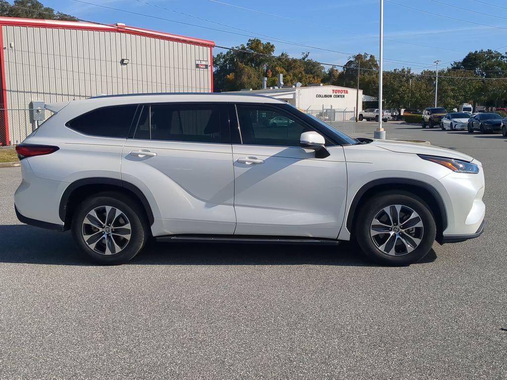 used 2021 Toyota Highlander car, priced at $29,882