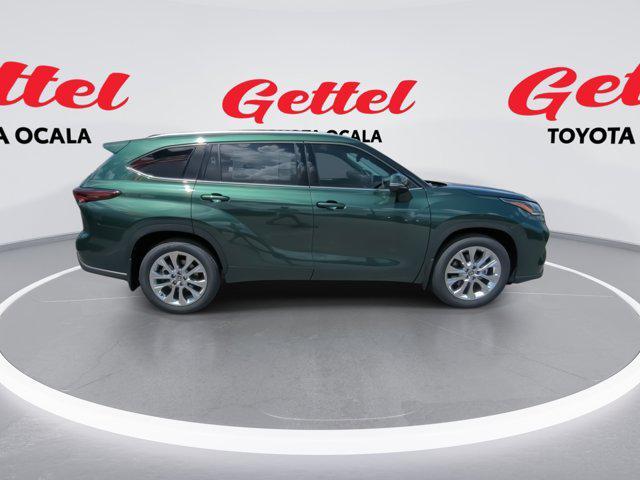 new 2025 Toyota Highlander car, priced at $52,600