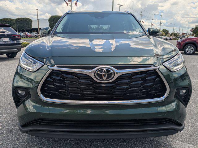 new 2025 Toyota Highlander car, priced at $52,600