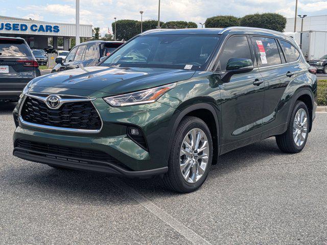 new 2025 Toyota Highlander car, priced at $52,600