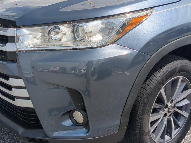 used 2022 Toyota Highlander car, priced at $38,981