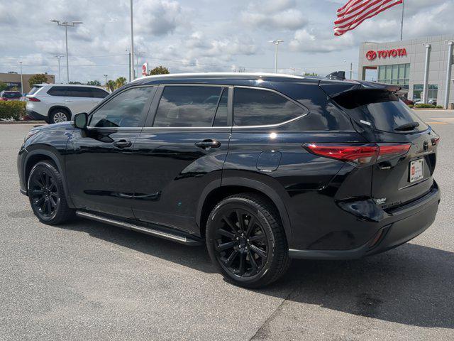 used 2023 Toyota Highlander car, priced at $38,381
