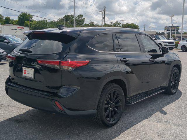 used 2023 Toyota Highlander car, priced at $38,381