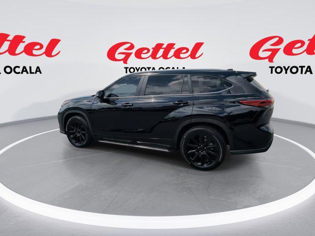 used 2023 Toyota Highlander car, priced at $38,381