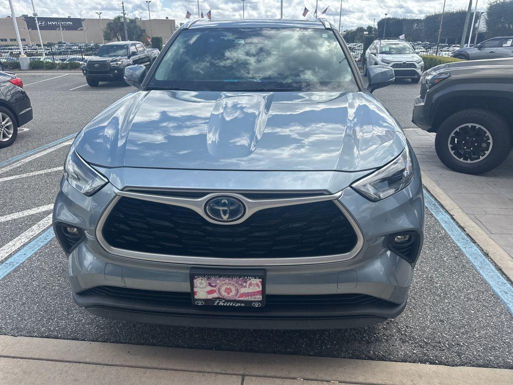used 2021 Toyota Highlander Hybrid car, priced at $34,981