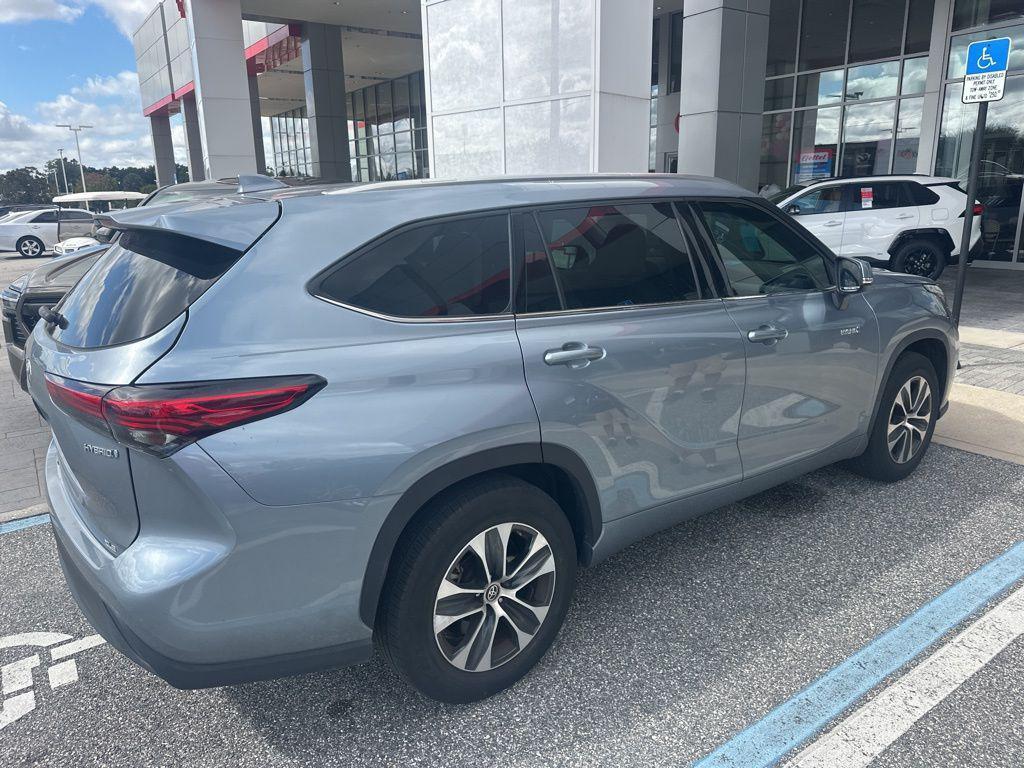used 2021 Toyota Highlander Hybrid car, priced at $34,981
