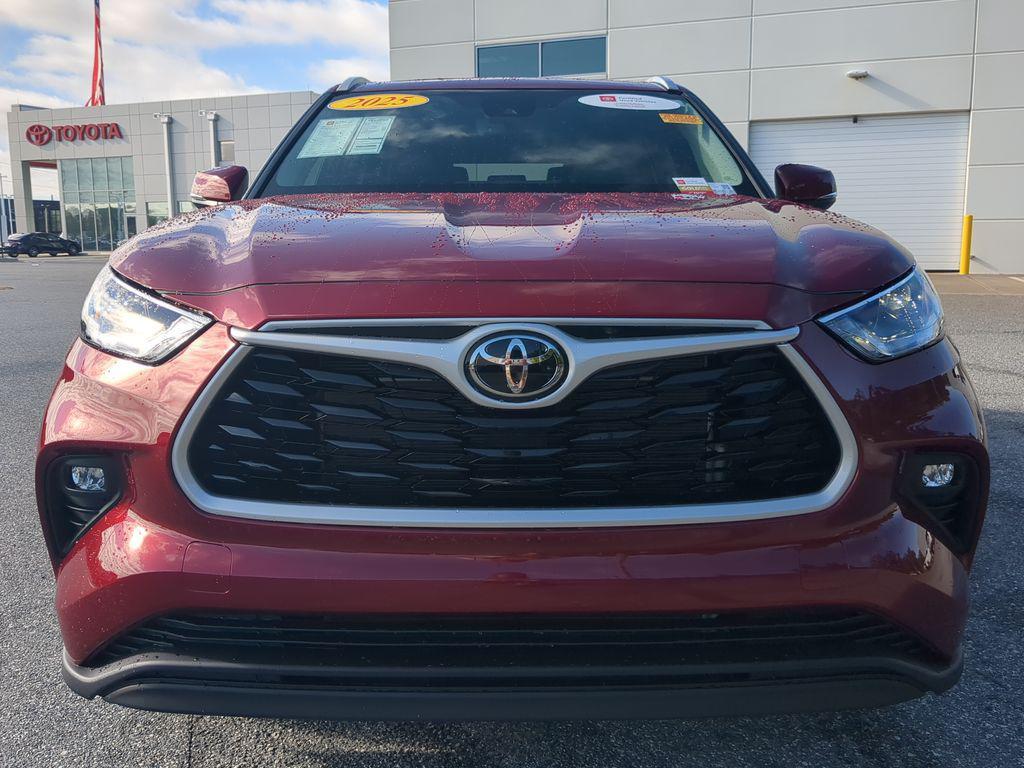 used 2025 Toyota Highlander car, priced at $43,882
