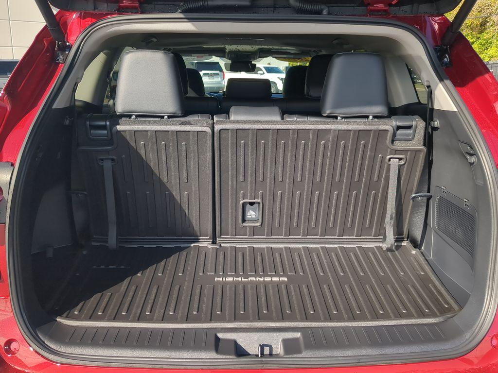 used 2025 Toyota Highlander car, priced at $43,882