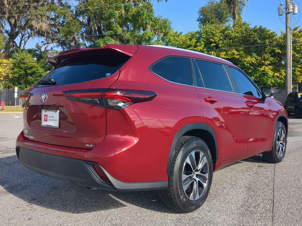 used 2025 Toyota Highlander car, priced at $43,882