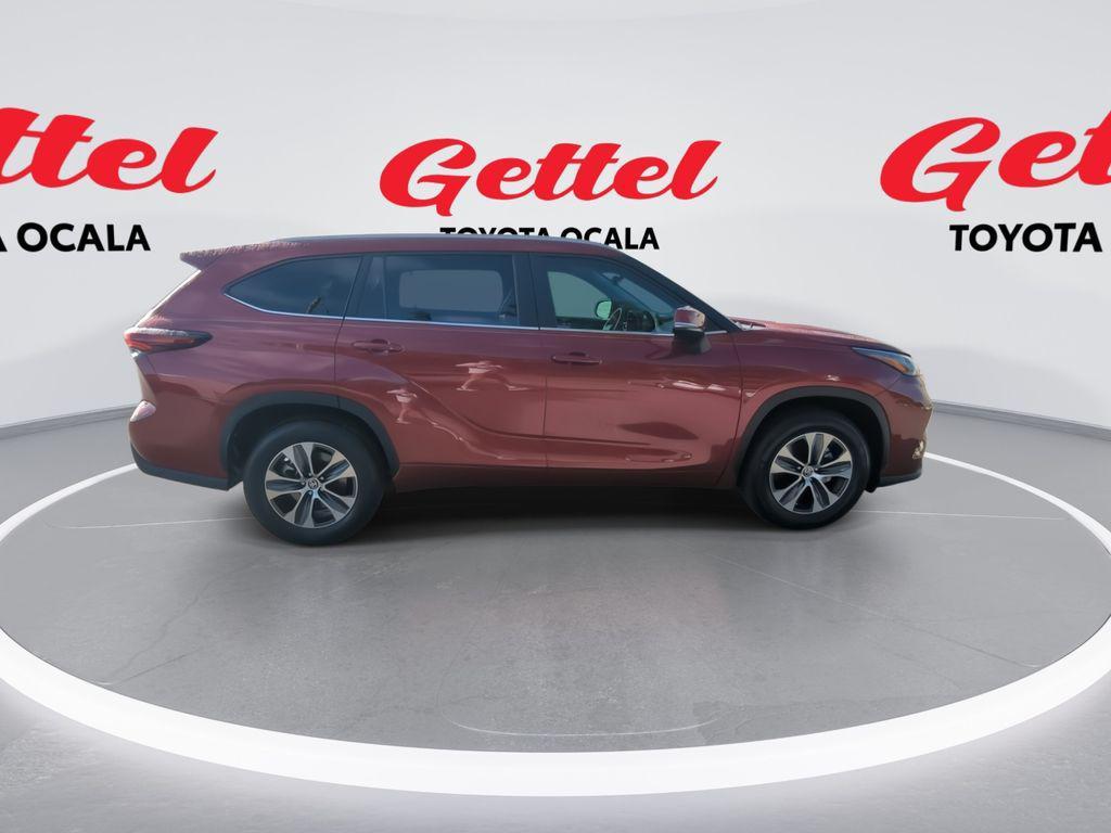 used 2025 Toyota Highlander car, priced at $43,882