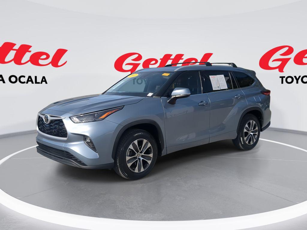 used 2022 Toyota Highlander car, priced at $30,982