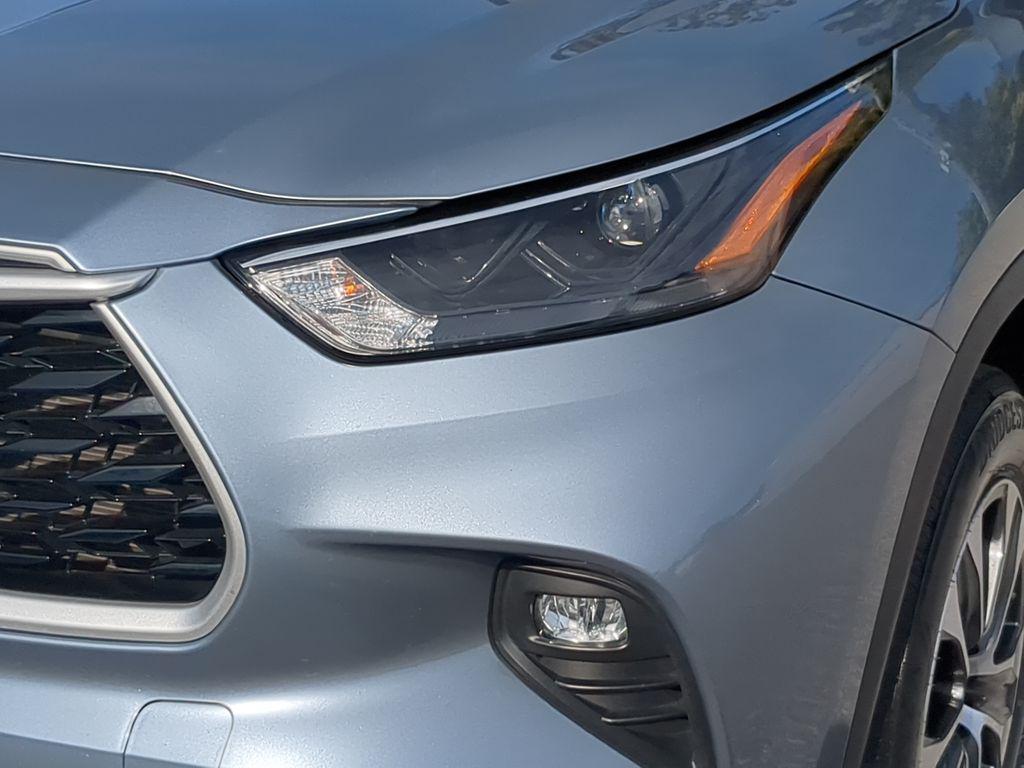 used 2022 Toyota Highlander car, priced at $30,982
