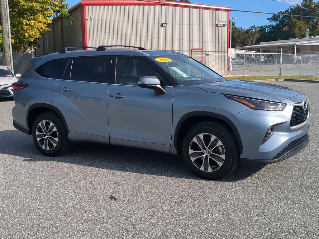used 2022 Toyota Highlander car, priced at $30,982