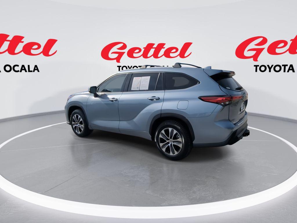 used 2022 Toyota Highlander car, priced at $30,982