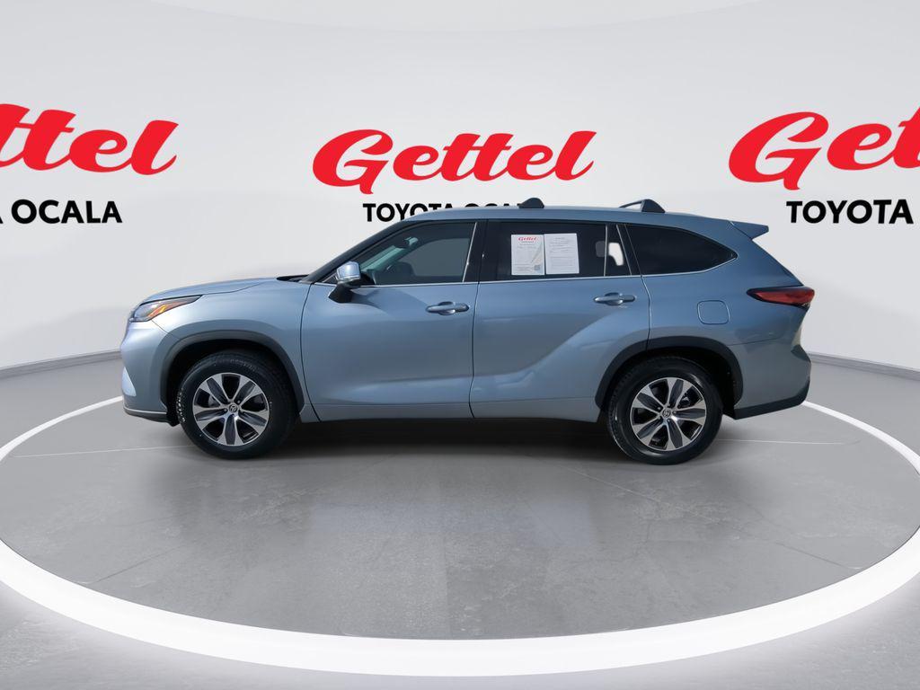 used 2022 Toyota Highlander car, priced at $30,982