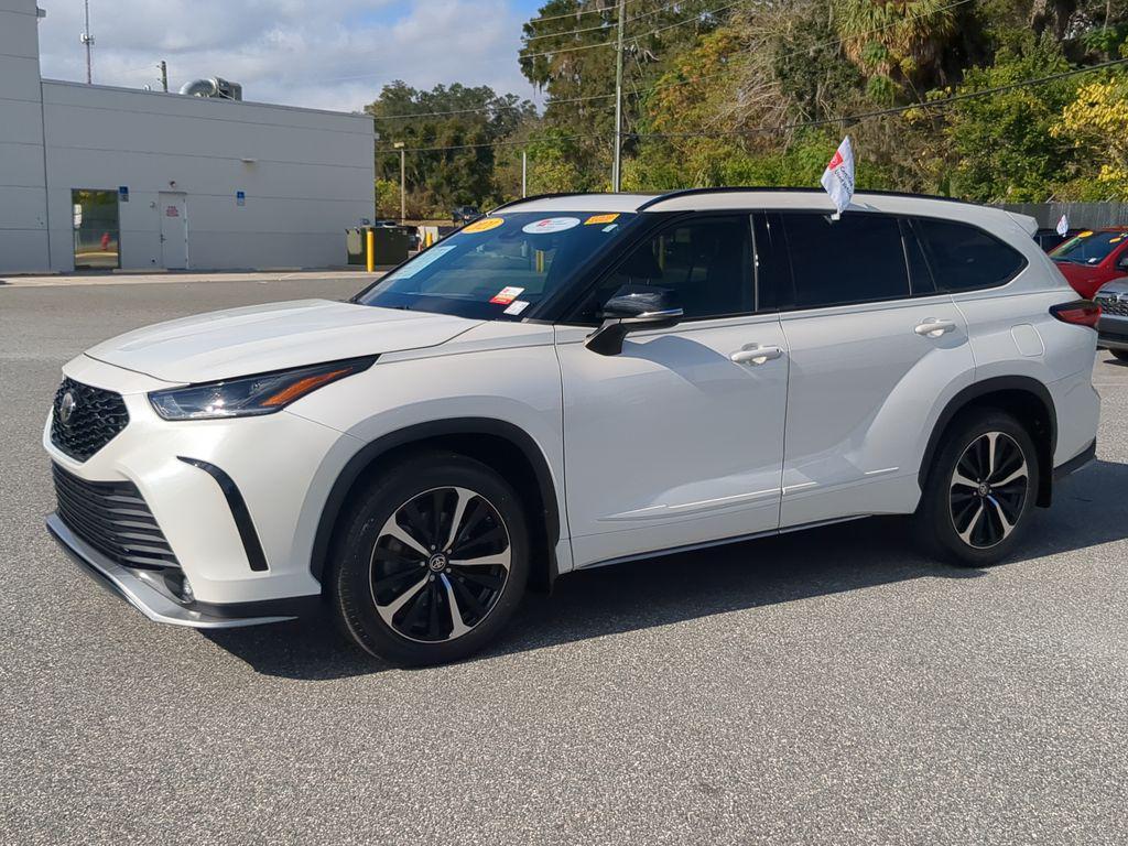 used 2021 Toyota Highlander car, priced at $33,581