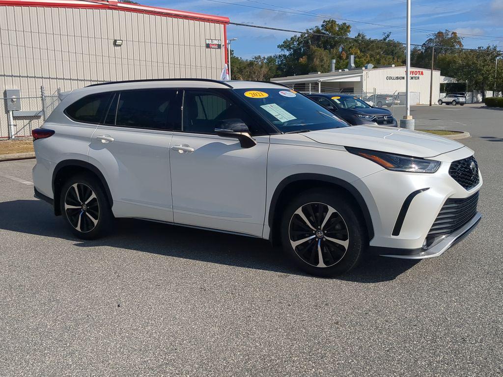 used 2021 Toyota Highlander car, priced at $33,581