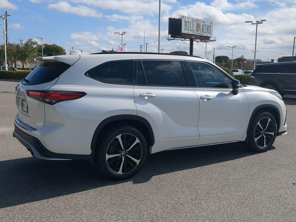 used 2021 Toyota Highlander car, priced at $33,581