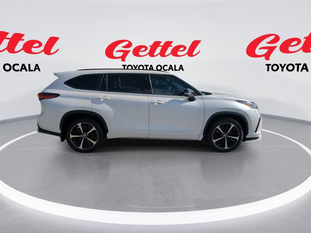 used 2021 Toyota Highlander car, priced at $33,581