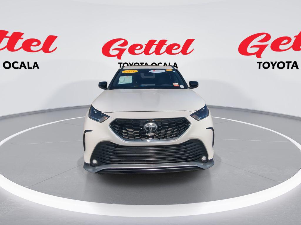 used 2021 Toyota Highlander car, priced at $33,581