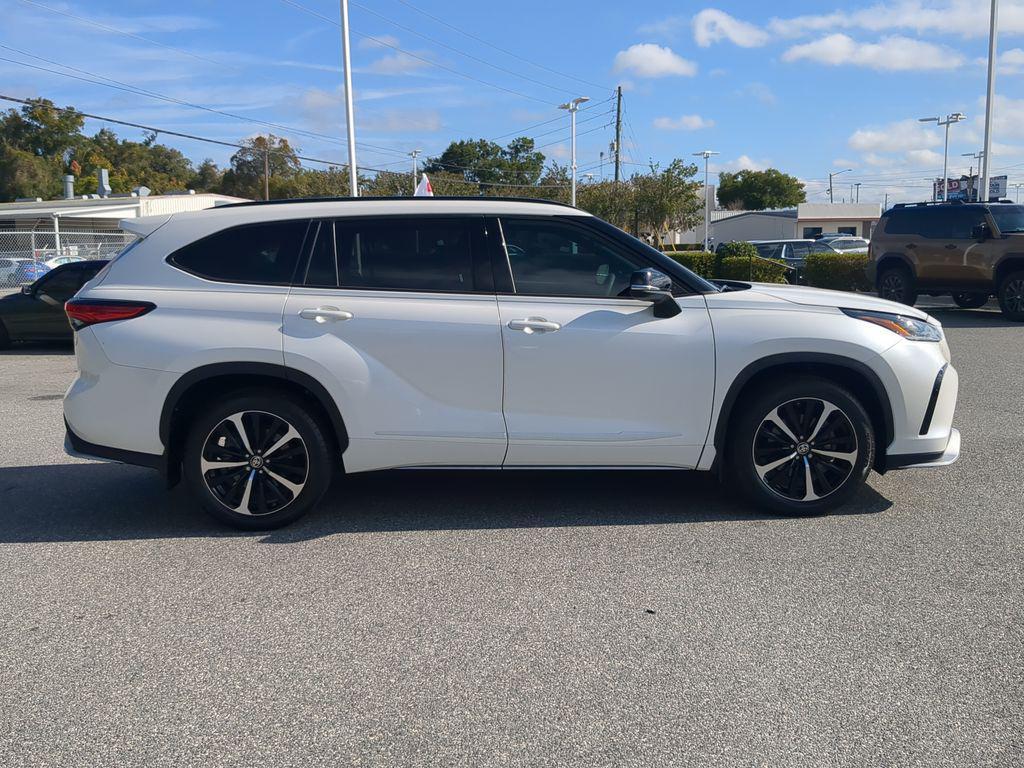 used 2021 Toyota Highlander car, priced at $33,581