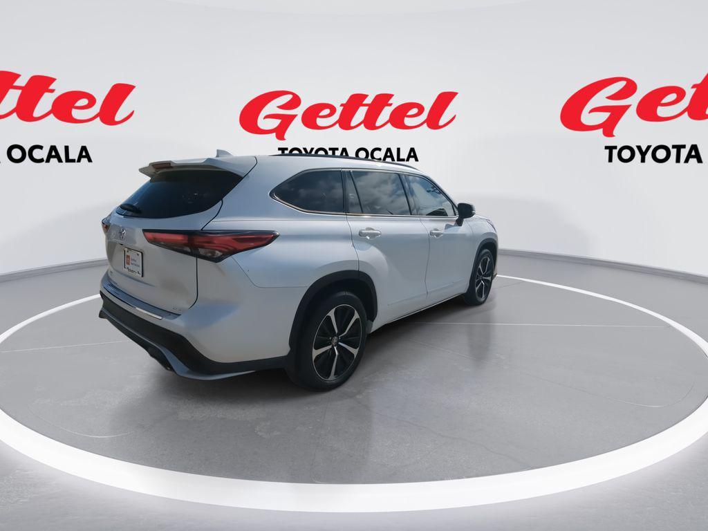 used 2021 Toyota Highlander car, priced at $33,581