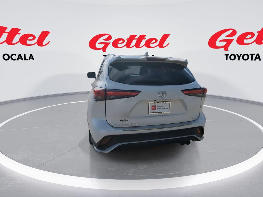 used 2021 Toyota Highlander car, priced at $33,581