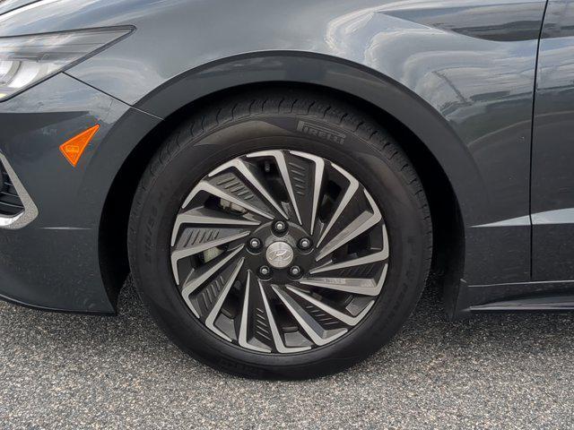 used 2022 Hyundai Sonata Hybrid car, priced at $18,981