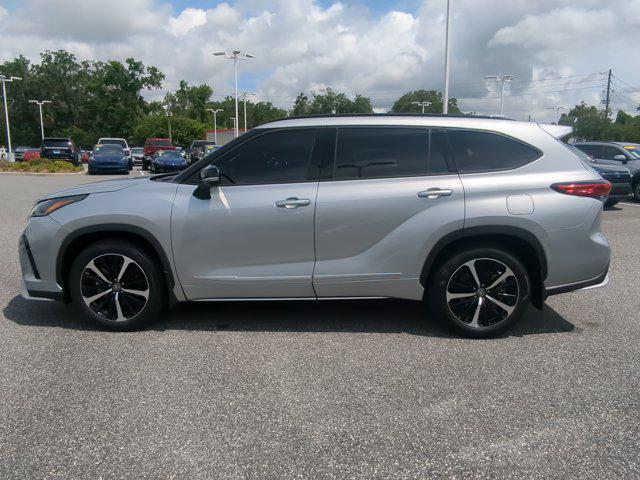 used 2019 Toyota Highlander car, priced at $27,581