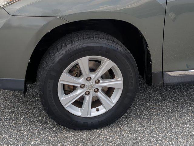 used 2013 Toyota Highlander car, priced at $16,981