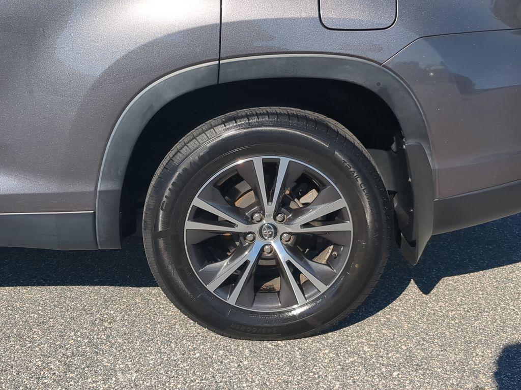 used 2019 Toyota Highlander car, priced at $17,981