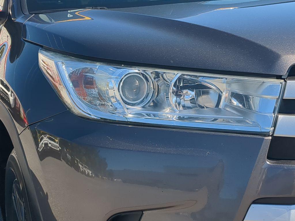 used 2019 Toyota Highlander car, priced at $17,981