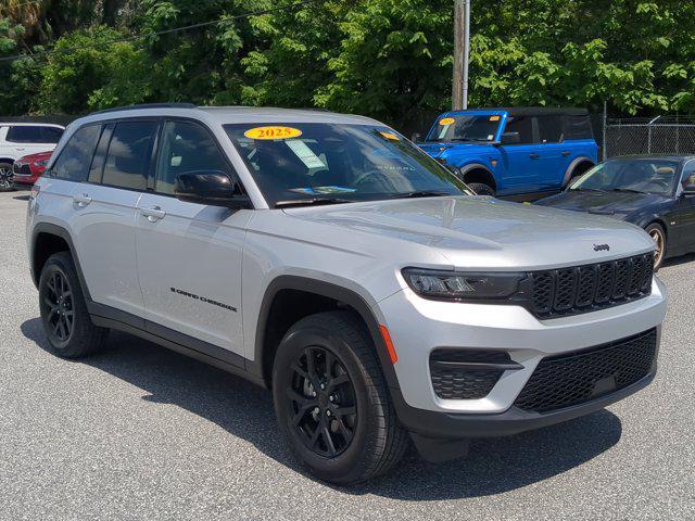 used 2025 Jeep Grand Cherokee car, priced at $38,881