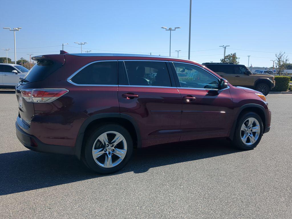 used 2015 Toyota Highlander car, priced at $18,582