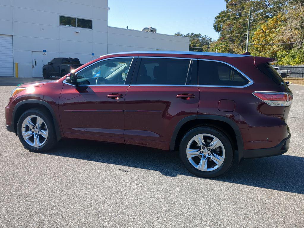 used 2015 Toyota Highlander car, priced at $18,582