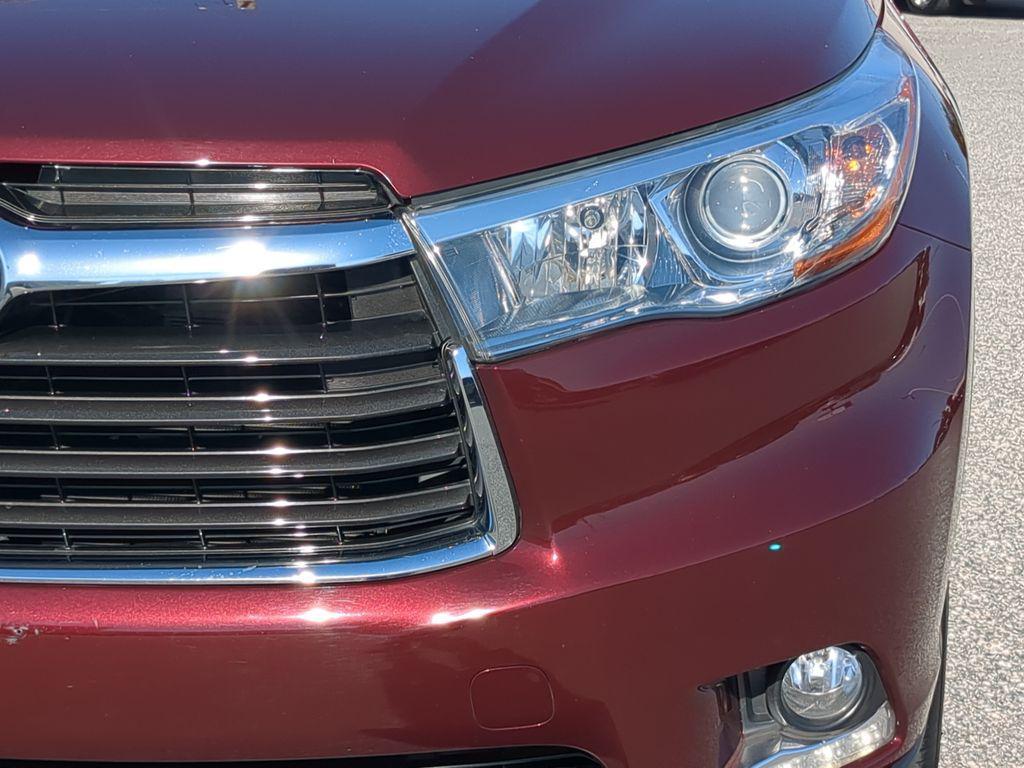 used 2015 Toyota Highlander car, priced at $18,582
