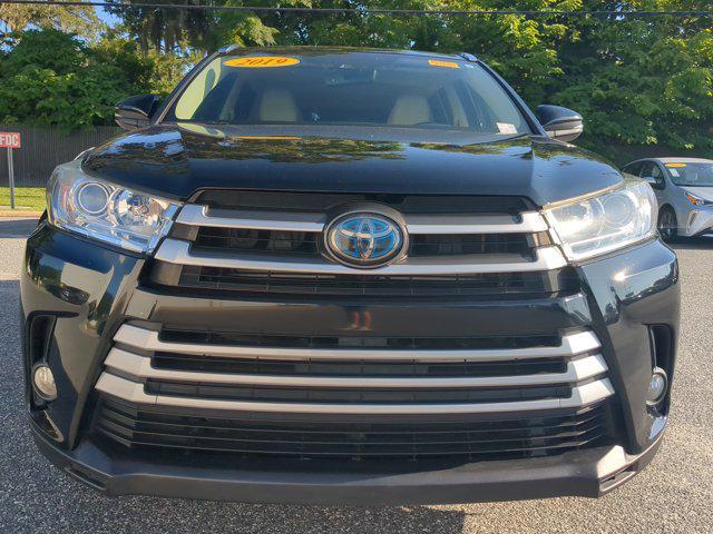 used 2019 Toyota Highlander Hybrid car, priced at $22,985