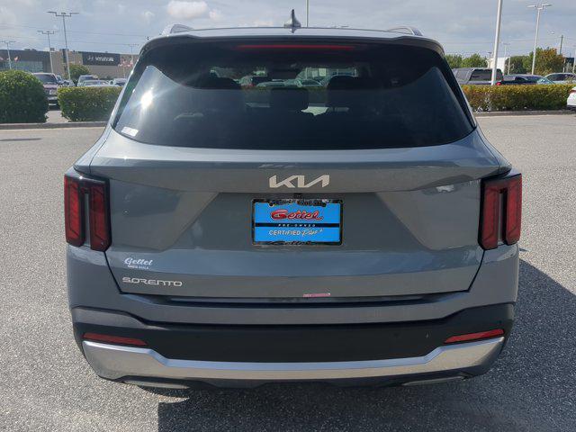 used 2025 Kia Sorento car, priced at $31,782