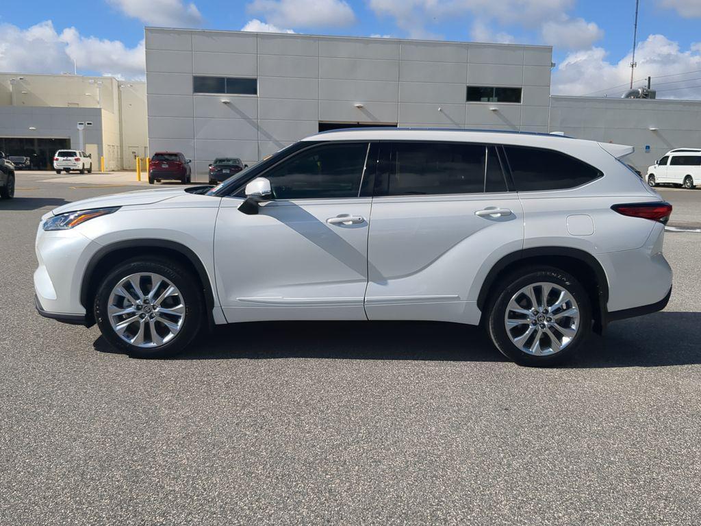 used 2023 Toyota Highlander car, priced at $40,481