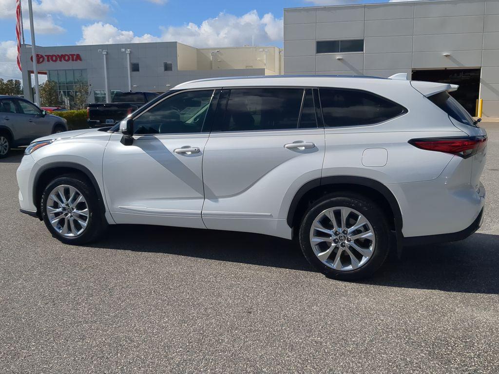used 2023 Toyota Highlander car, priced at $40,481