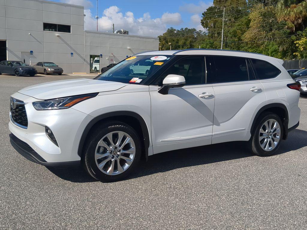 used 2023 Toyota Highlander car, priced at $40,481