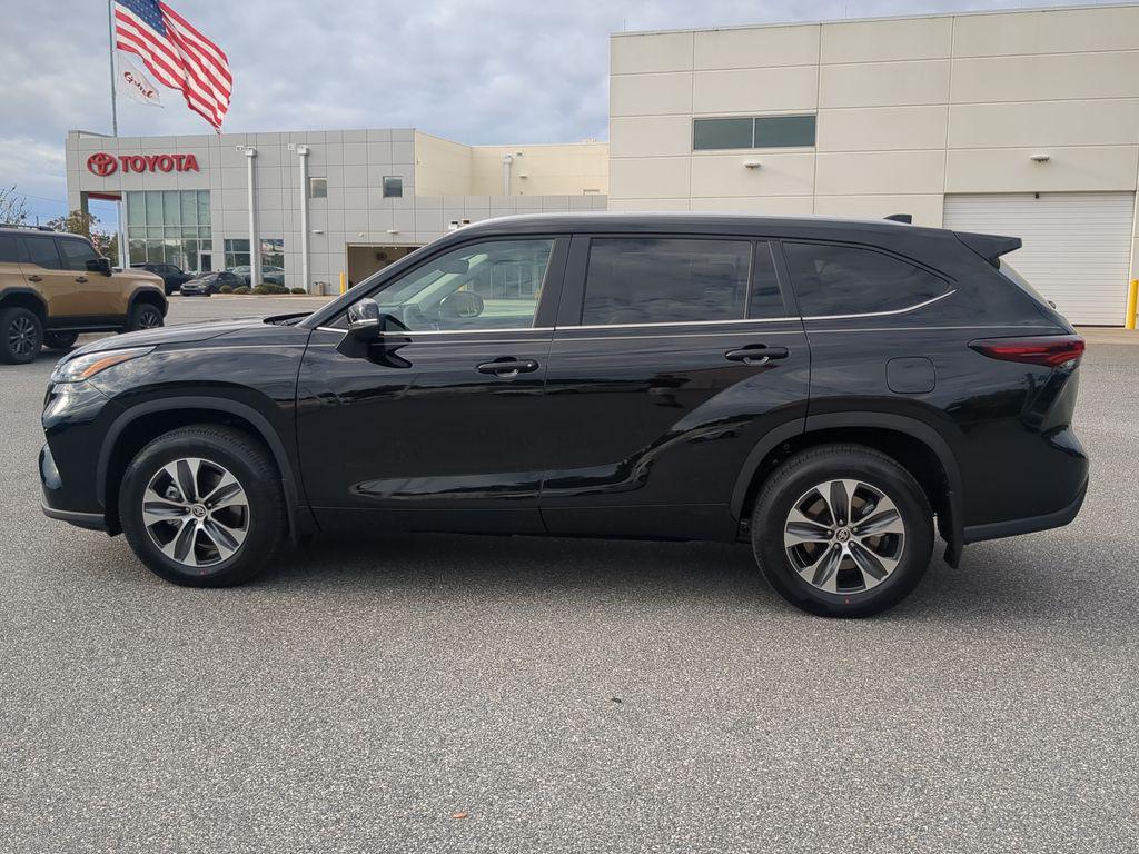 new 2026 Toyota Highlander car, priced at $48,832