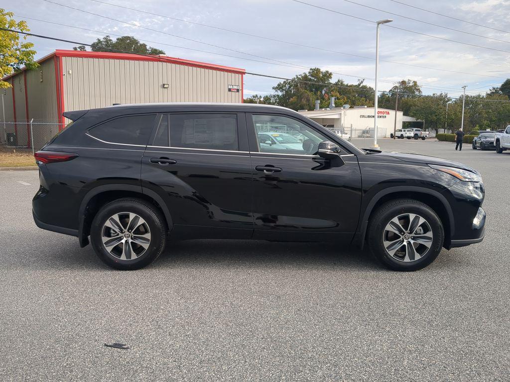 new 2026 Toyota Highlander car, priced at $48,832
